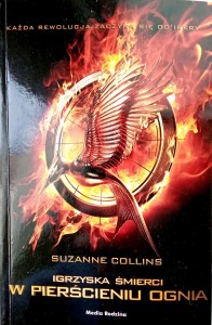 Suzanne Collins, W pierścieniu ognia