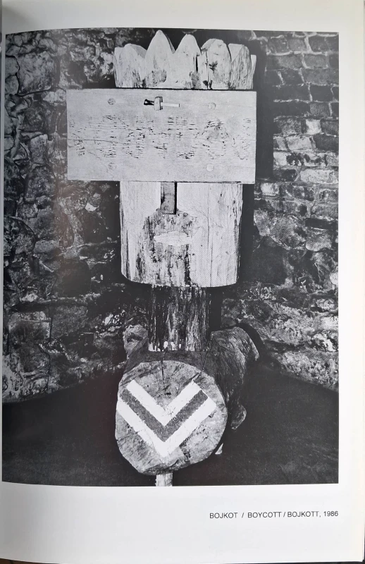 abakanowicz hasior.jpg